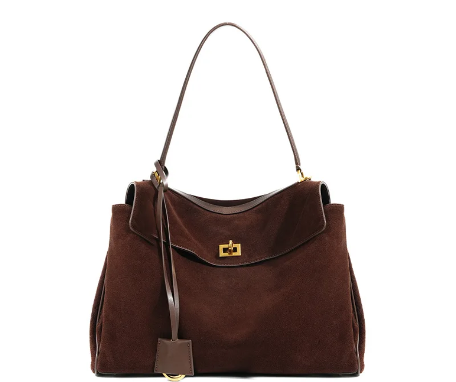 Élégance Brun – Luxuriöse Wildleder-Tasche